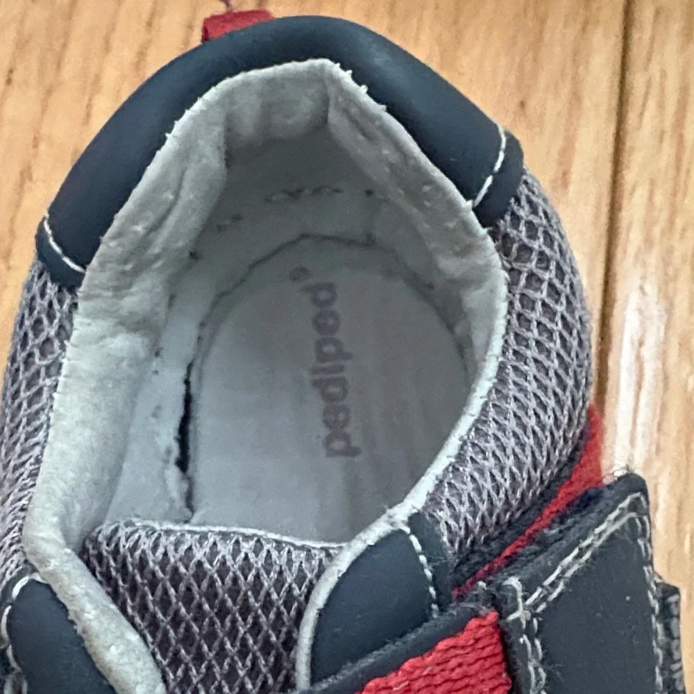 pediped Gray and Red Toddler Hook-and-Loop Sneakers
